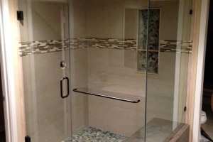 Frameless-Shower-Enclosure-with-Clips